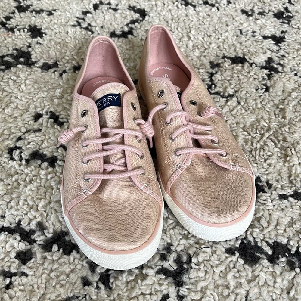 NWOT Sperry Rose Metallic Sneakers 8